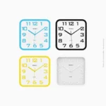 Horloge murale carrée multicolore | 2402 A-476